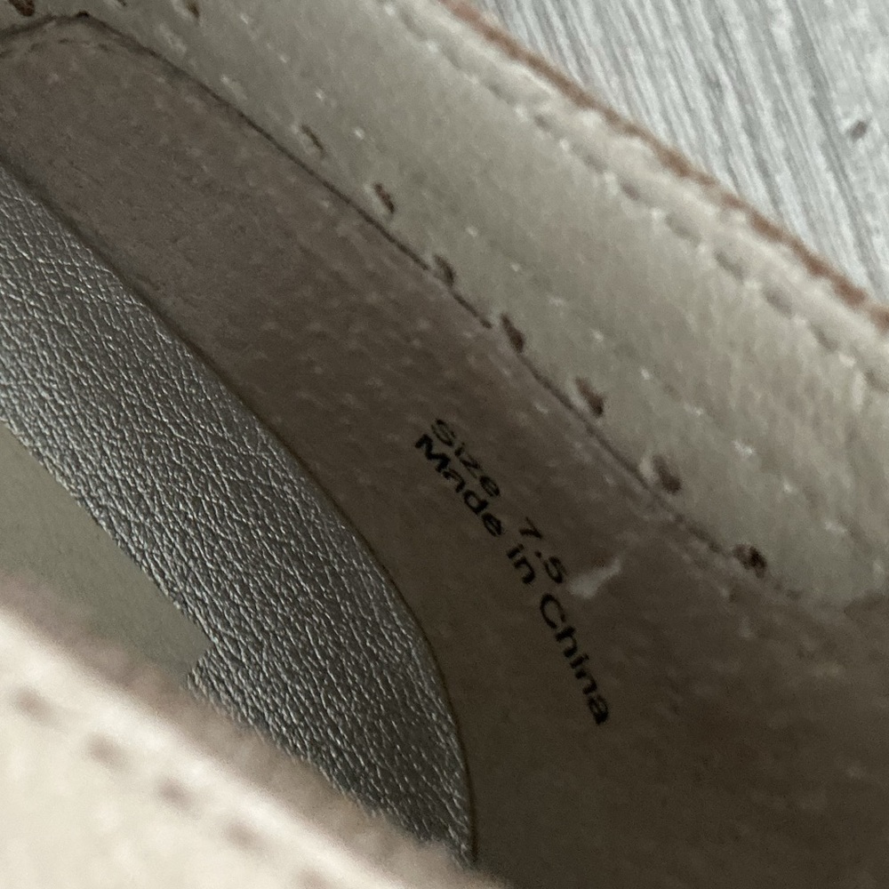 DOLCE VITA JHENEE PERFORATED
SNEAKERS- SAND NUBUCK - Picture 5 of 6